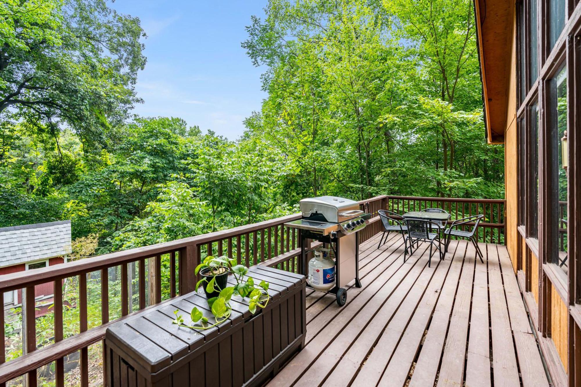 Quaint Loft Cabin W Hot Tub, Firepit, Deck & Grill Hedgesville Екстериор снимка